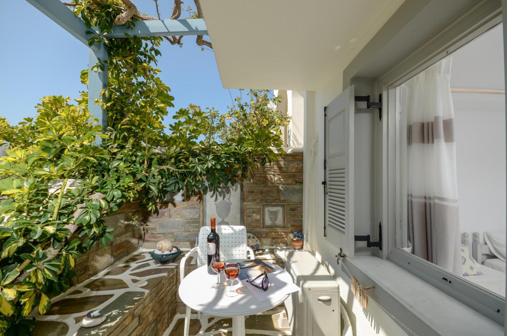 Sofi Pension Naxos City 外观 照片