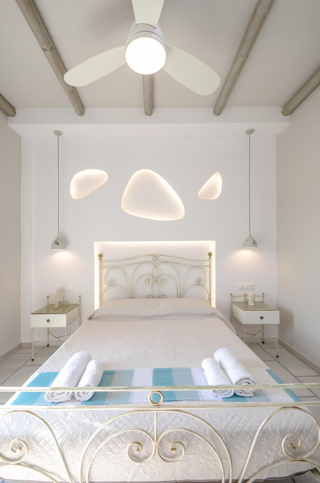 Sofi Pension Naxos City 外观 照片