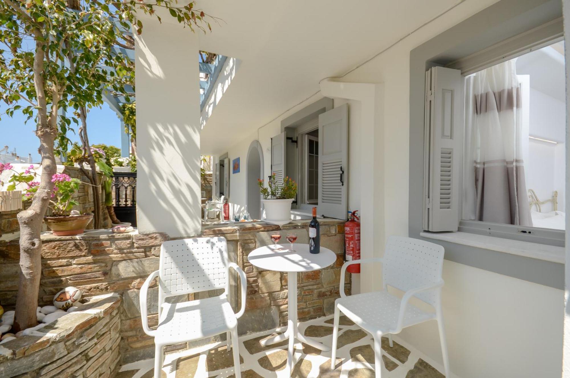 Sofi Pension Naxos City 外观 照片